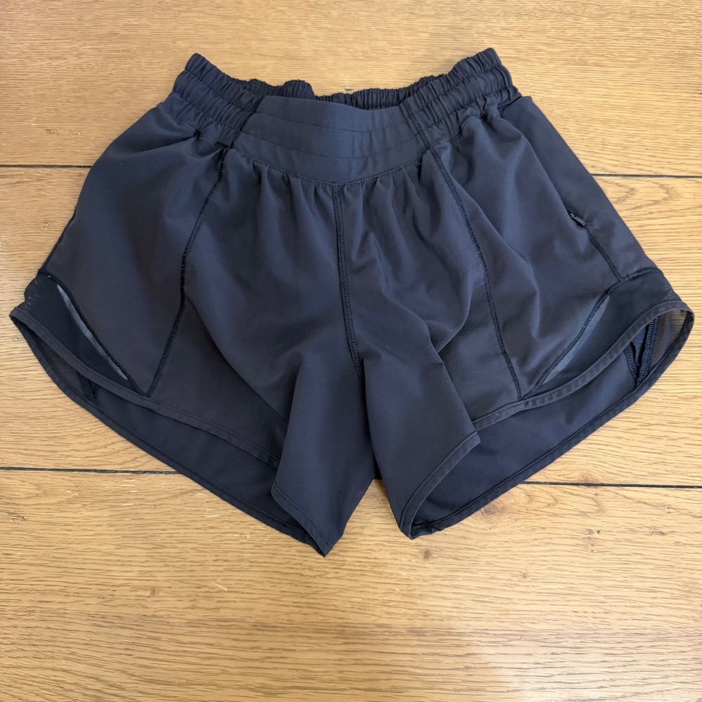 Lululemon Hotty Hot High-Rise Lined Short Black W7ARLT Size 4
